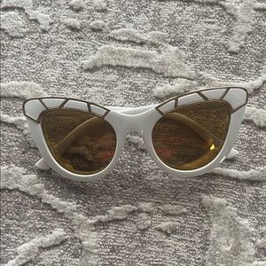 Stylish White and Gold Cat-Eye Sunglasses with Mirror Lenses